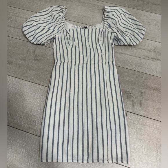 Abercrombie & Fitch Dresses & Skirts - Abercrombie & Fitch White Dress with Blue Stripes and Puff Sleeves